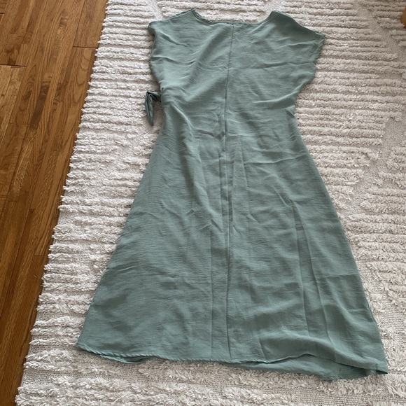 H&M Green Midi Dress - Picture 3 of 3